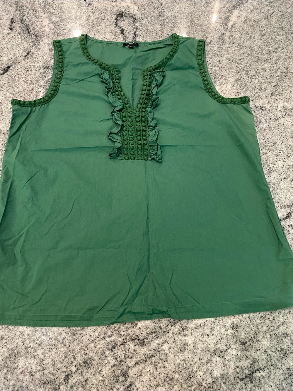 Talbots Embroidered & Embelloshed Kelly Green Sleeveless Ruffle-Trim Camisole (L